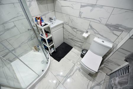 2 bedroom Flat in 1 Towers Way, Leeds - Photo 3