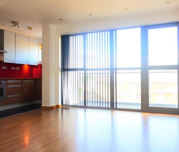 2 Bed Flat, Varcoe Road, SE16 - Photo 4