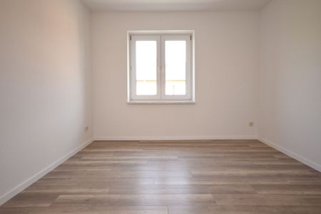 Kompakt • 3-Zimmer • Bad mit Fenster & Wanne • am Heimgarten • Balkon • Top-Preis • Fussbodenheizung - Photo 3