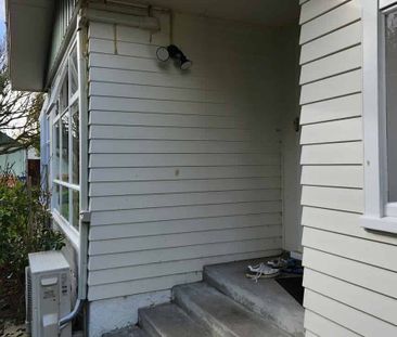 Cozy 3 bedroom house in a good neighbourhood - Photo 5