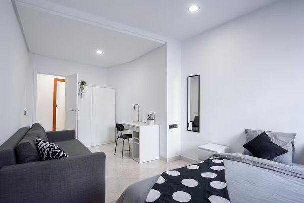 Carrer de Baix, Valencia, Valencian Community 46003 - Photo 1