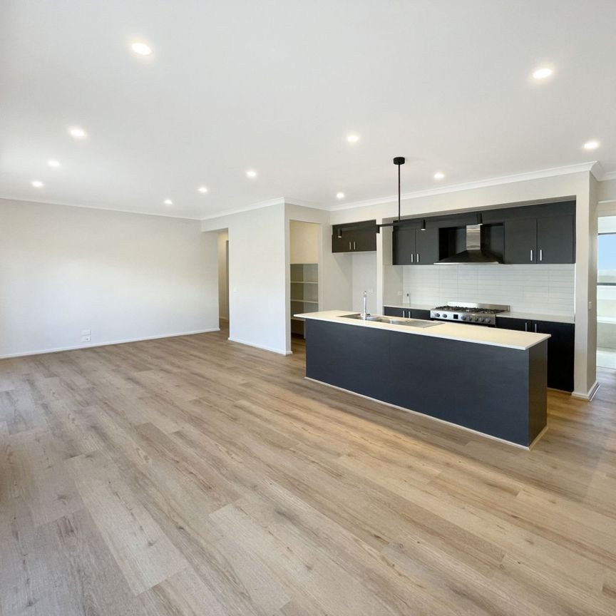 4 Brewster Street, Alfredton - Photo 1
