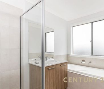 Family Comfort in a Peaceful Court Location - Photo 6