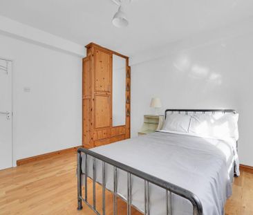 3 bedroom flat to rent - Photo 6