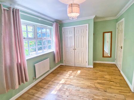 Minehurst Road, Mytchett, Camberley, Surrey, GU16 - Photo 4