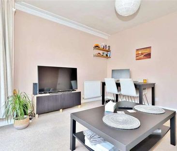 York Road, Woking, Surrey, GU22 - Photo 4