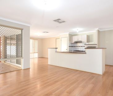 10 Bodallin Crescent - Photo 2