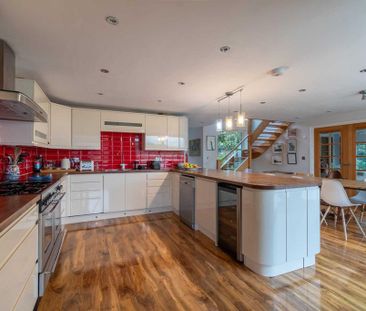 3 bedroom detached house to rent - Photo 2