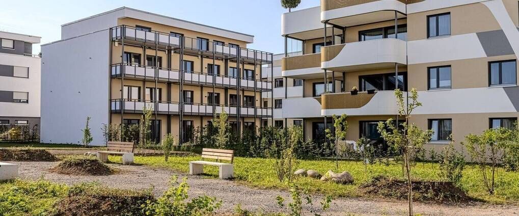 Neubau 2 - Zimmer Wohnung im Obergeschoss mit Blick in den projekteigenen Park. - Photo 1