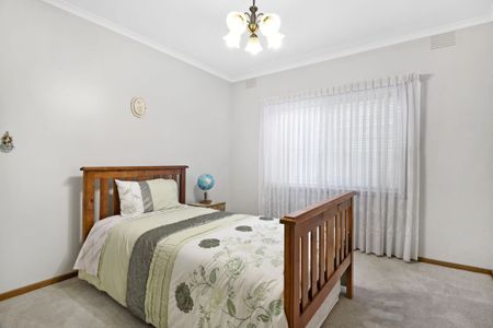 3 Bedroom Spacious Home! - Photo 3