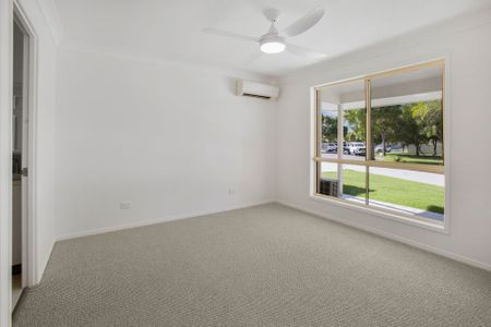 Peaceful Parkside Living in a Quiet Cul-De-Sac - Photo 4