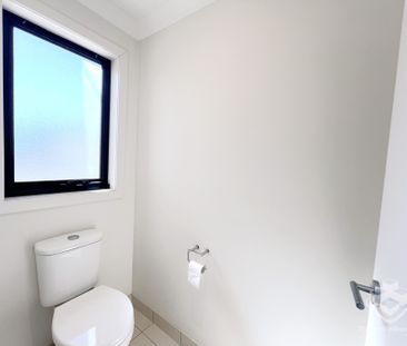 Furnished Studio in Resort Style Complex 100M to Westfield Carindal... - Photo 1