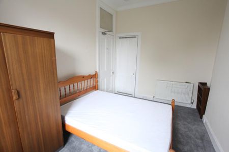 4 bedroom flat to rent - Photo 5