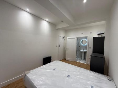 1 bedroom in a house share to rent - Photo 5