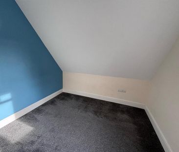 4 bedroom semi-detached house to rent - Photo 4