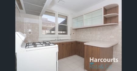 Charming 3-Bedroom Home in Thomastown - Photo 2