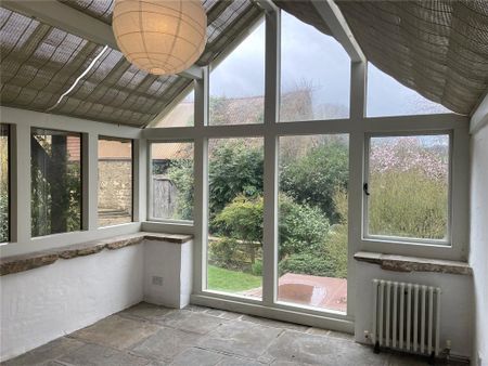 6 bedroom detached house to rent - Photo 4