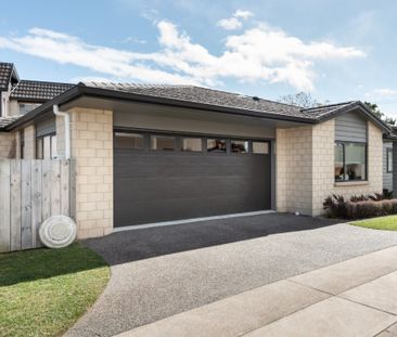 Sunny Low Maintenance Easy Living - Matua - Photo 1