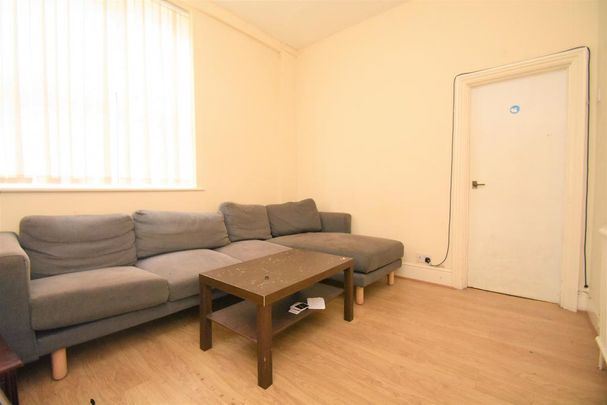 6 bedroom terraced house to rent - Photo 1