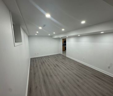 For Lease - 23 Argonne Crescent, Toronto, Ontario - Photo 4