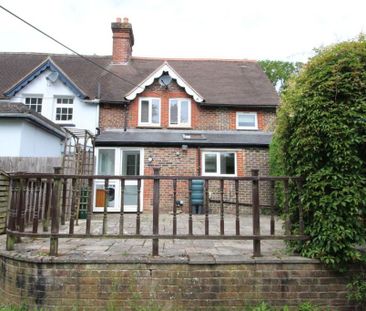 2 bedroom semi-detached house to rent - Photo 3
