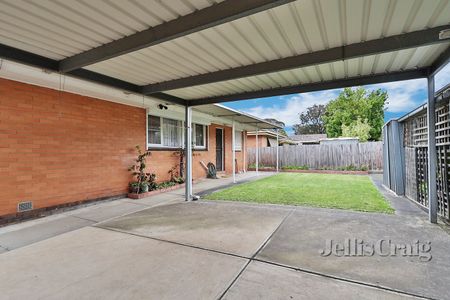 13 Terang Avenue, Burwood East - Photo 5