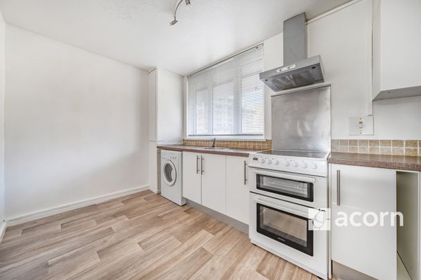 Flat to rent - Marden Square, London, SE16 - Photo 1