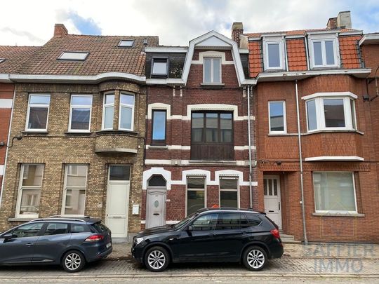 Ruime woning te huur in het hart van Kortrijk! - Photo 1