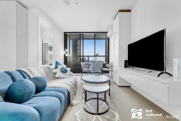 FURNISHED! LUXURY LIVING IN THE UPPER WEST SIDE COMPLEX - Photo 1