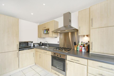 2 bedroom apartment to rent - Photo 4