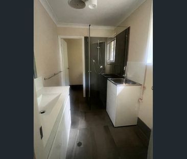 Spacious North Tamworth Unit - Photo 5