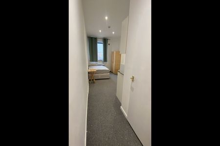 Studio Flat, Manchester Road, E14 - Photo 2