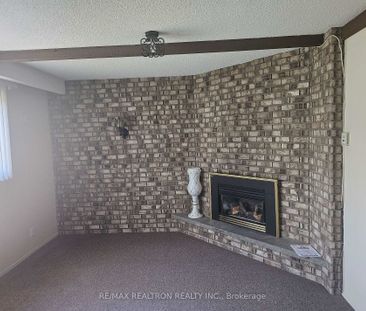 For Lease - 22 Jane Crescent, Barrie, Ontario - Photo 2