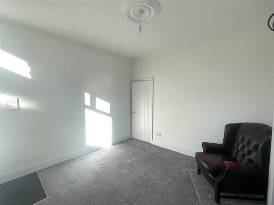 2 bedroom house to rent - Photo 1