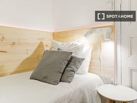 barcelona, Catalonia 08009 - Photo 3