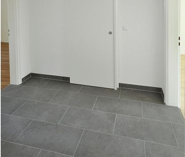 Zentral gelegene, sanierte 3-Zimmer-Wohnung mit Südbalkon in Taufkirchen - Photo 2