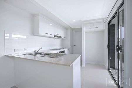 DON'T MISS OUT ON THIS BEAUTIFUL UNIT!! - Photo 3