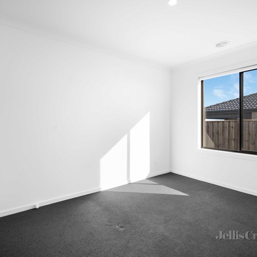 17 Banff Road, Winter Valley - Photo 1