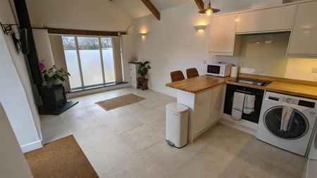 1 bedroom detached house to rent - Photo 4