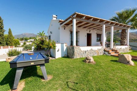 Villa for long term rental situated between Nerja and Frigiliana - Photo 3