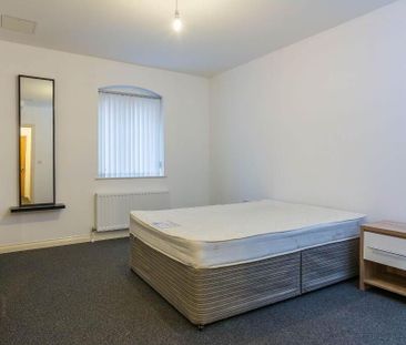 305 Saint Anne's Square, Albert Court, 7 Edward Street, Belfast, BT... - Photo 2