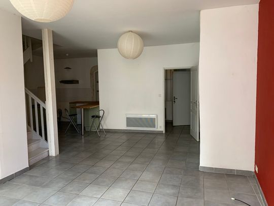 Location Appartement 3 pièces 77m² LES VANS 07140 - Photo 1