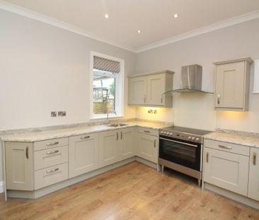3 bedroom semi-detached bungalow to rent - Photo 3