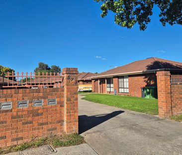 Comfortable & Secure 2-Bedroom Unit in Prime Location - Photo 1