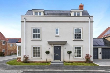 An impressive double fronted brand newly built five bedroom family home - Photo 4