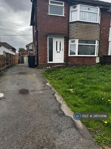 3 bedroom semi-detached house to rent - Photo 5