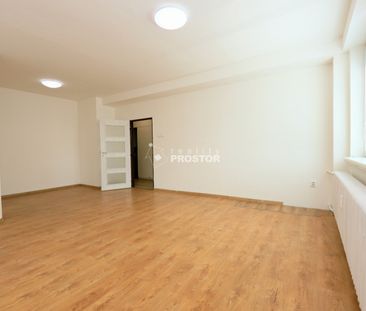Pronájem bytu 3+1 71 m², Lumiérů 497, Praha Hlubočepy - Photo 4