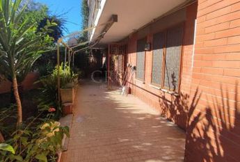 Monteverde Vecchio-Terrace: Furnished 2 Bedroom, 2 Bath, spacious kitchen, living, large private terrace and garden. Bright, silent, near shops, services and transport, located on a quite street in a well kept building. Possible parking. Ref 2375