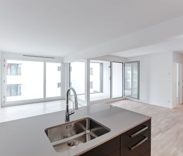 Extraordinarily cozy living! - Photo 5