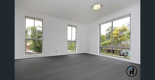 Spacious Family Home in a Quiet, Convenient Location - Photo 1